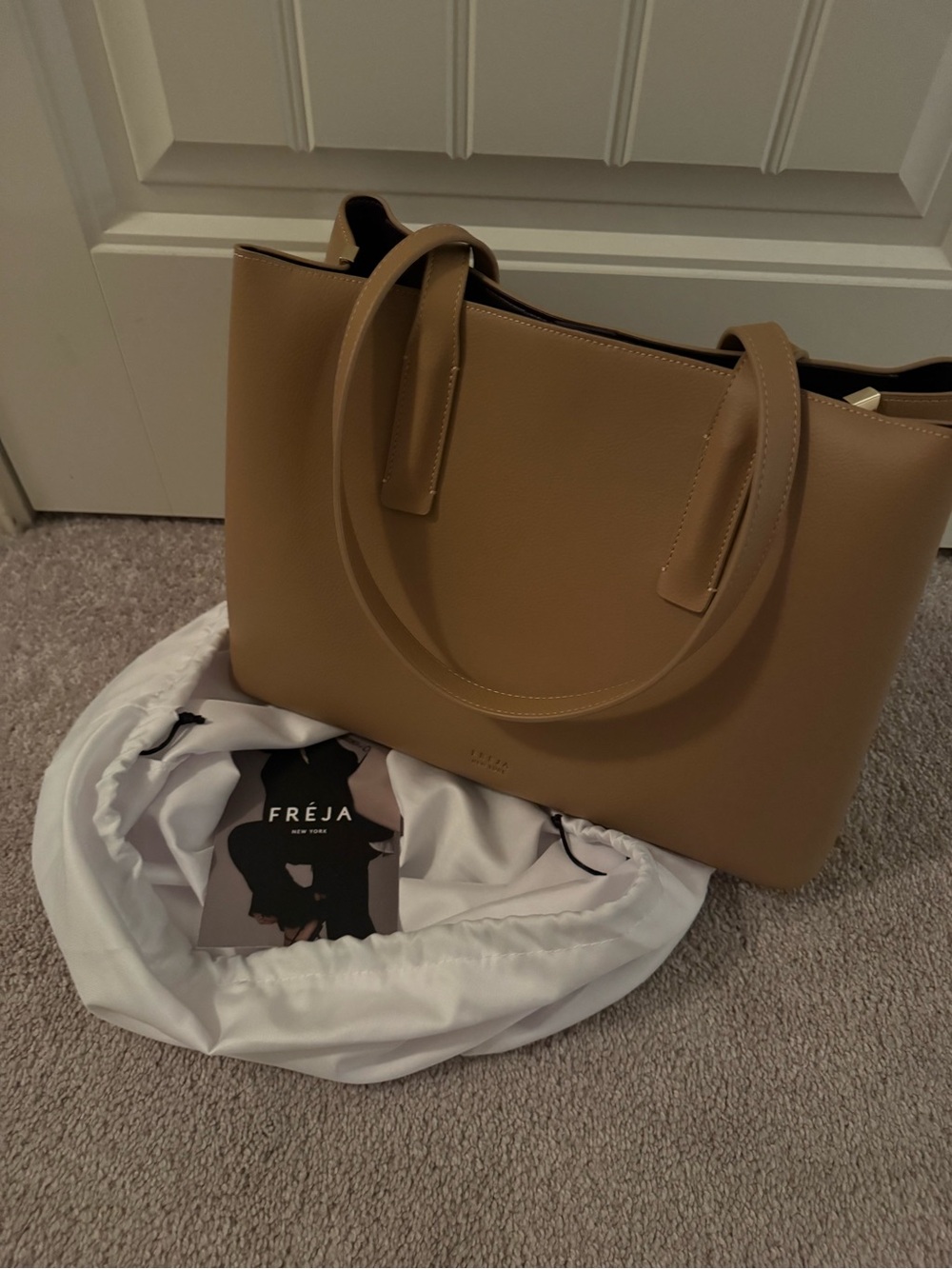 FREJA NEW YORK Linnea Tote Bag in Linnea - Classic Everyday Carry